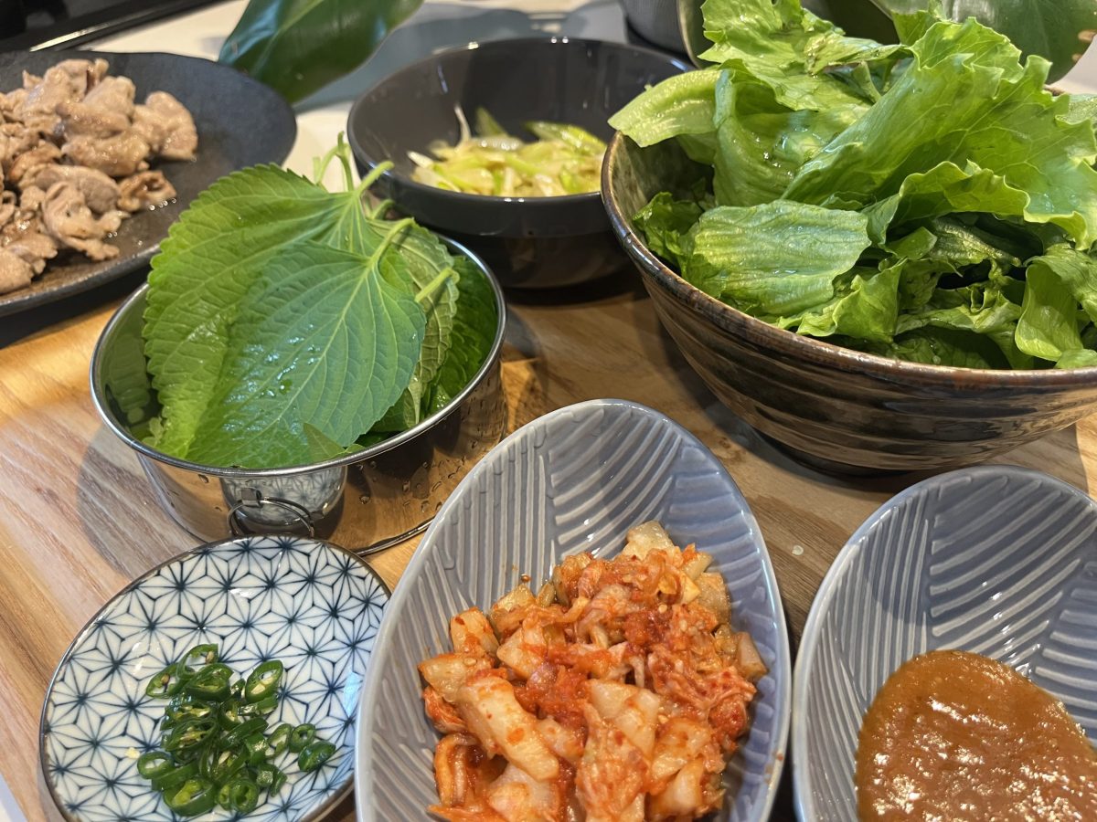 画像：🥩🌿 今日のお昼はサムギョプサル