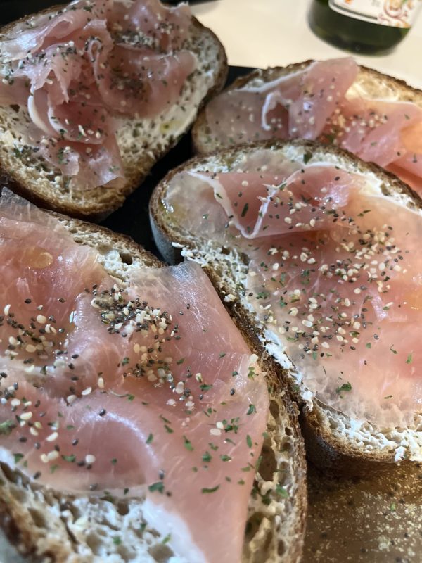 画像:生ハム×クリームチーズのサンド🥪